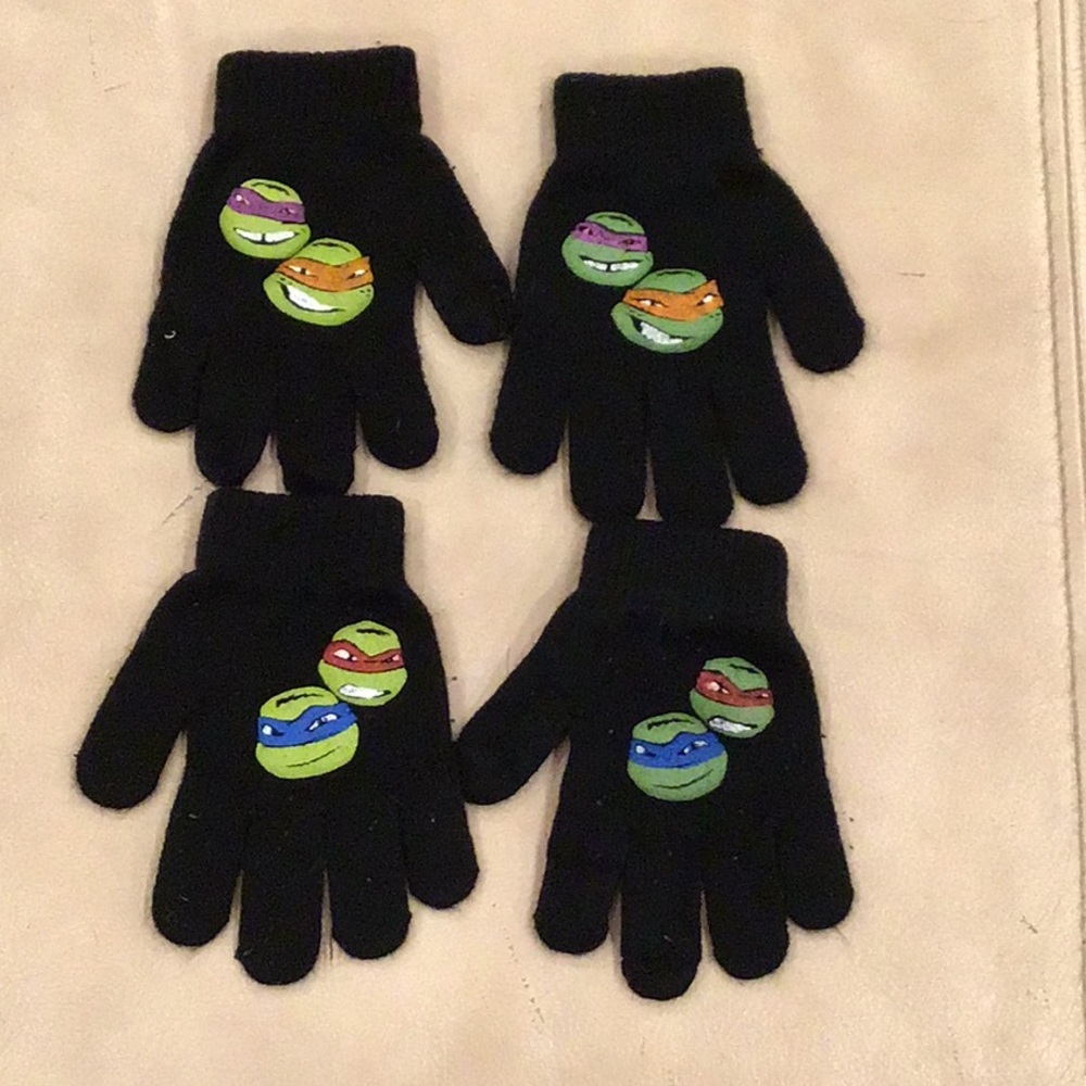Teenage mutant ninja turtle gloves